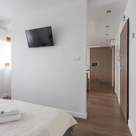 Urban Chic - Great Location - Modern - Wronia 45b דירה