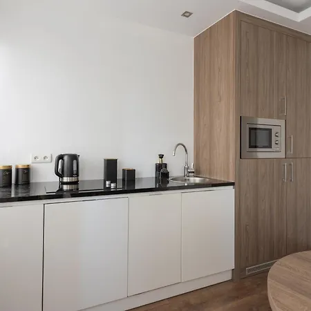 Urban Chic - Great Location - Modern - Wronia 45b ורשה